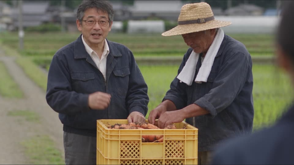 食品会社の若手社員を描くブランドムービー「正解は、現場にある。」